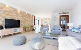 Spacious Balcony Family Apartment